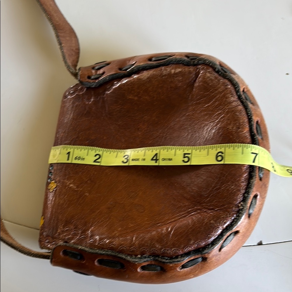 🍀Handmade Elegant Leather Brown Crossbody Bag with Floral Accents - Picture 5 of 6